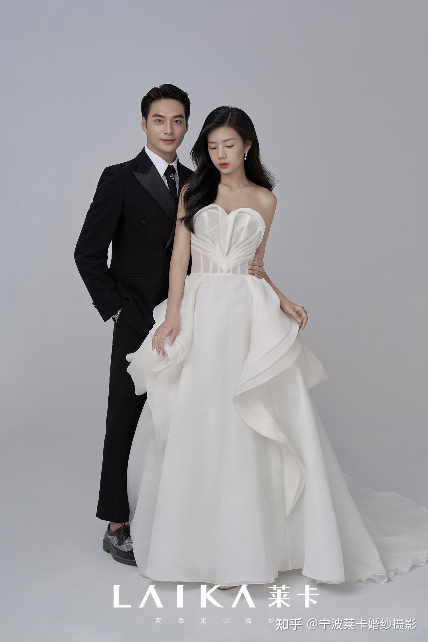 如何拍出很高级的纯色简约婚纱照? - 知乎