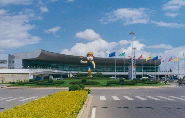 1997年,借着昆明世界园艺博览会的东风,巫家坝机场再次扩建.
