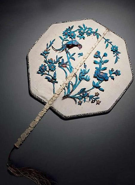 清代象牙柄点翠彩绘团扇