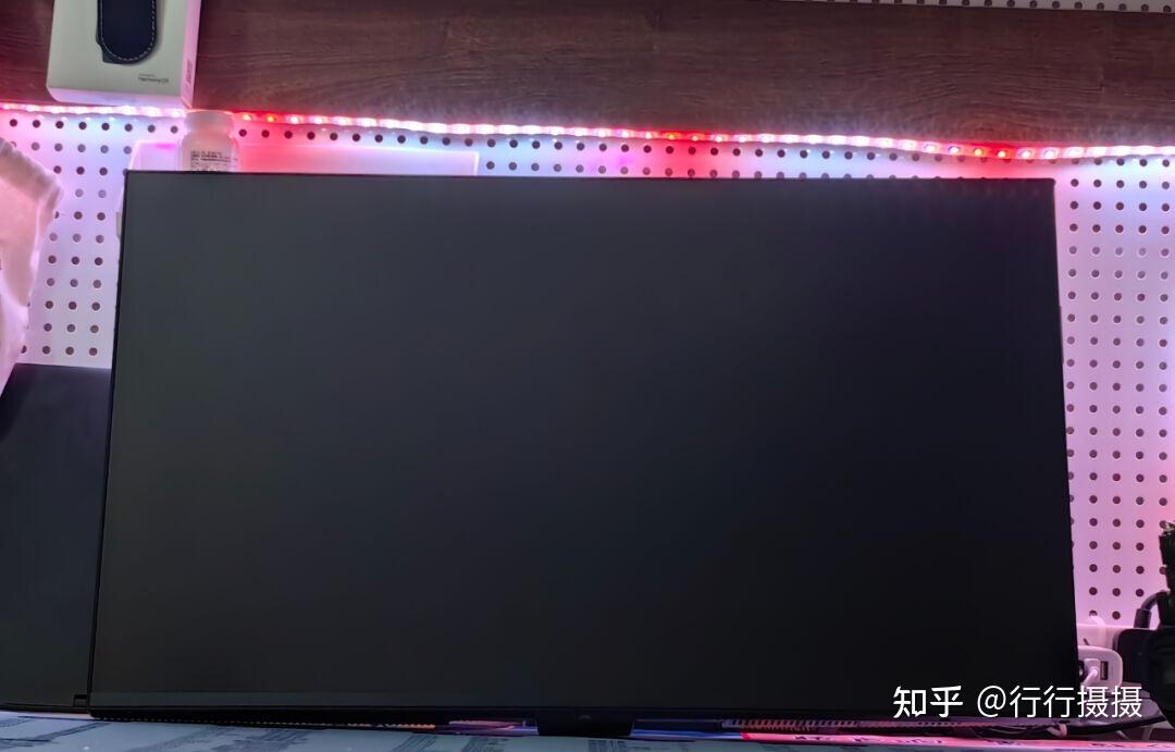 品牌入局显示器,miniled 4k@160hz,堆料的雷鸟u8值不值得买 - 知乎
