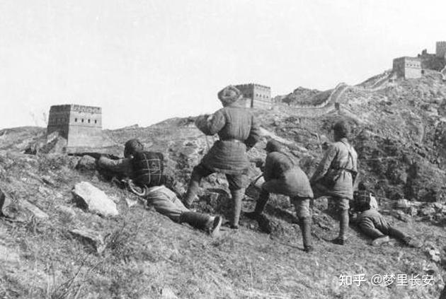 宜瓦战役此黄埔一期抗日名将被西北野战军打败后捡手榴弹自炸