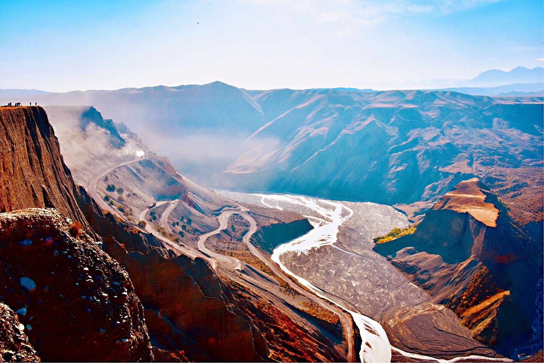 奇美壮观的红山大峡谷1