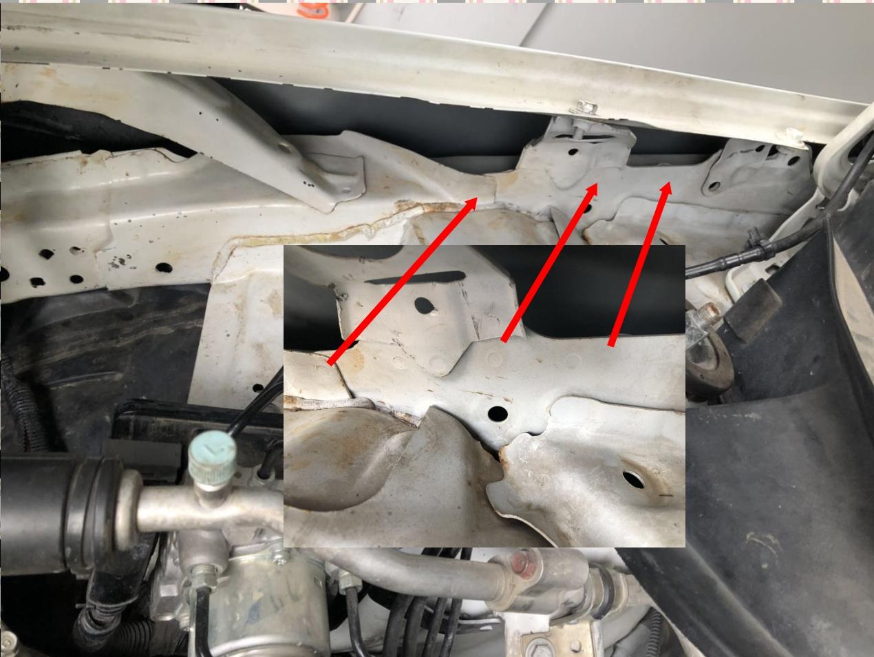 翼子板梁更换位置到此,局部更