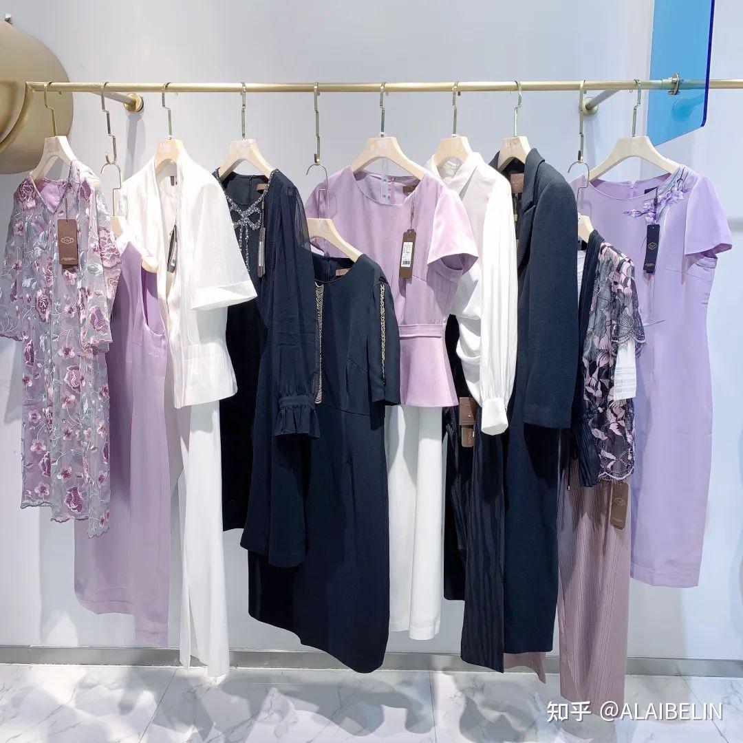 慕天姿22四季装品牌折扣女装风衣连衣裙穿搭