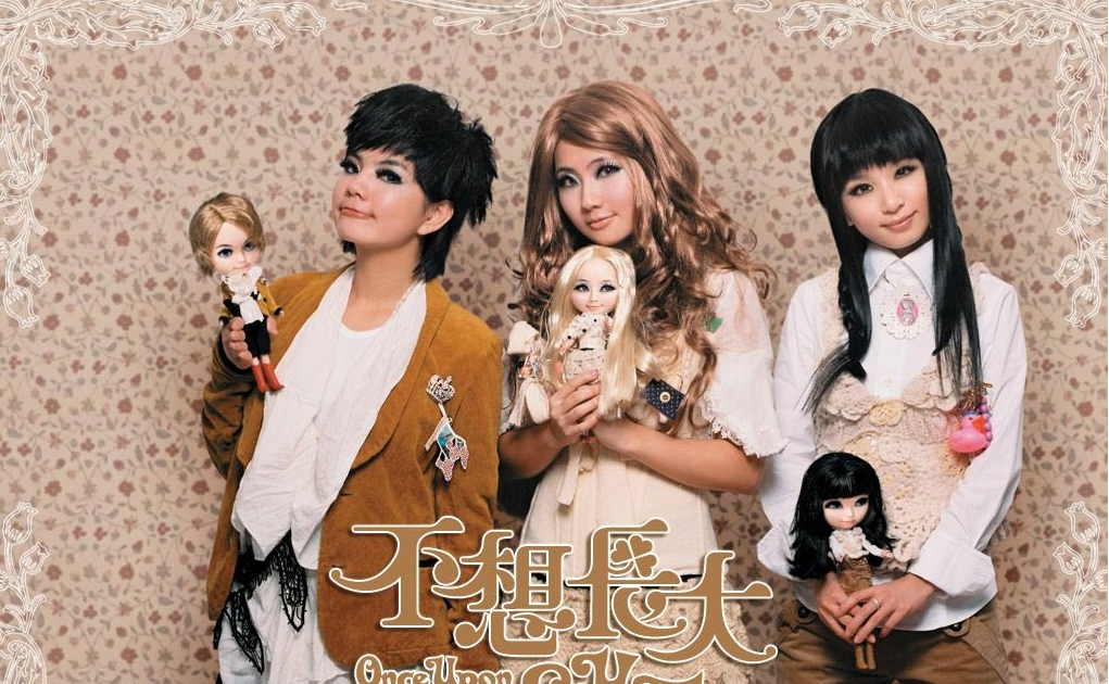 组合的理念与想法,她们开始参与到创作之中,而主题曲《中国话》更是在