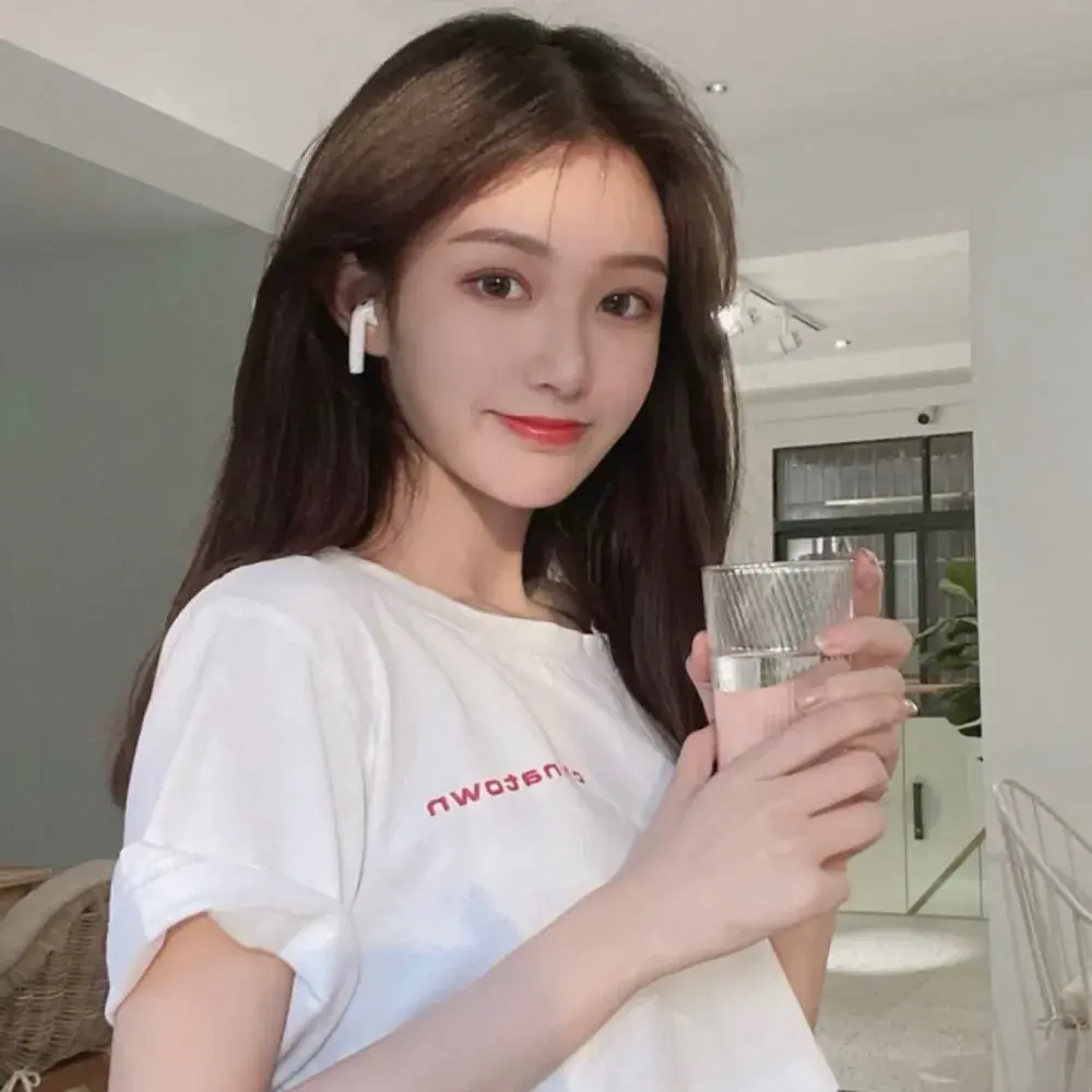 130张氛围感好看的女生头像