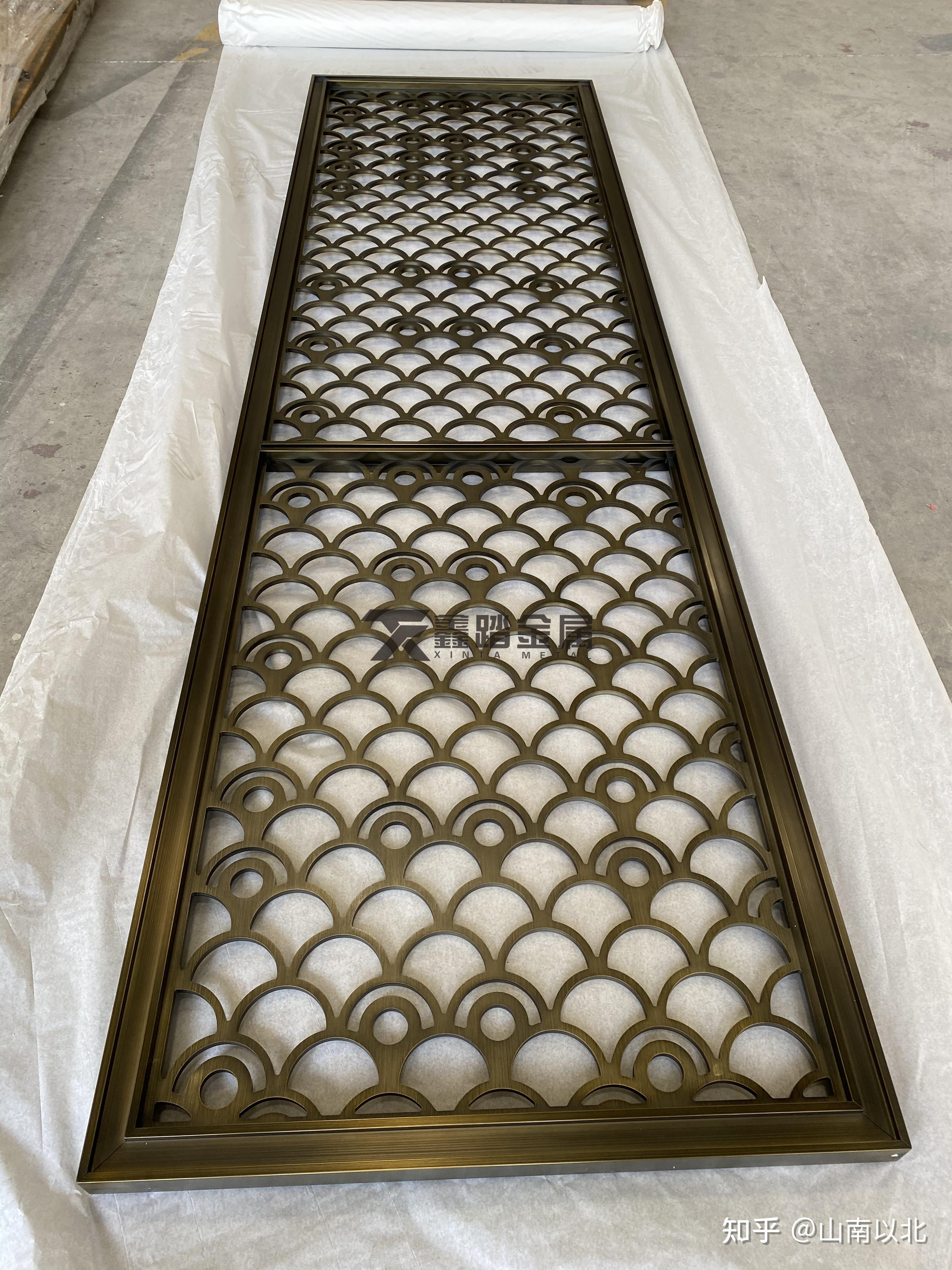 青古铜铝板屏风,鱼鳞纹镂空酒店装饰格栅 - 知乎