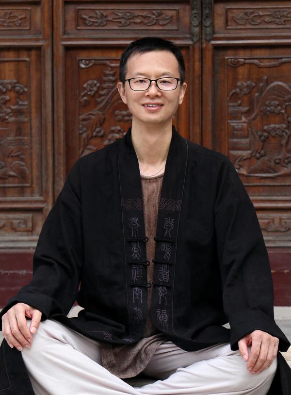 让诗词嫁给汉服—黄胤然发明的诗装汉服国家专利