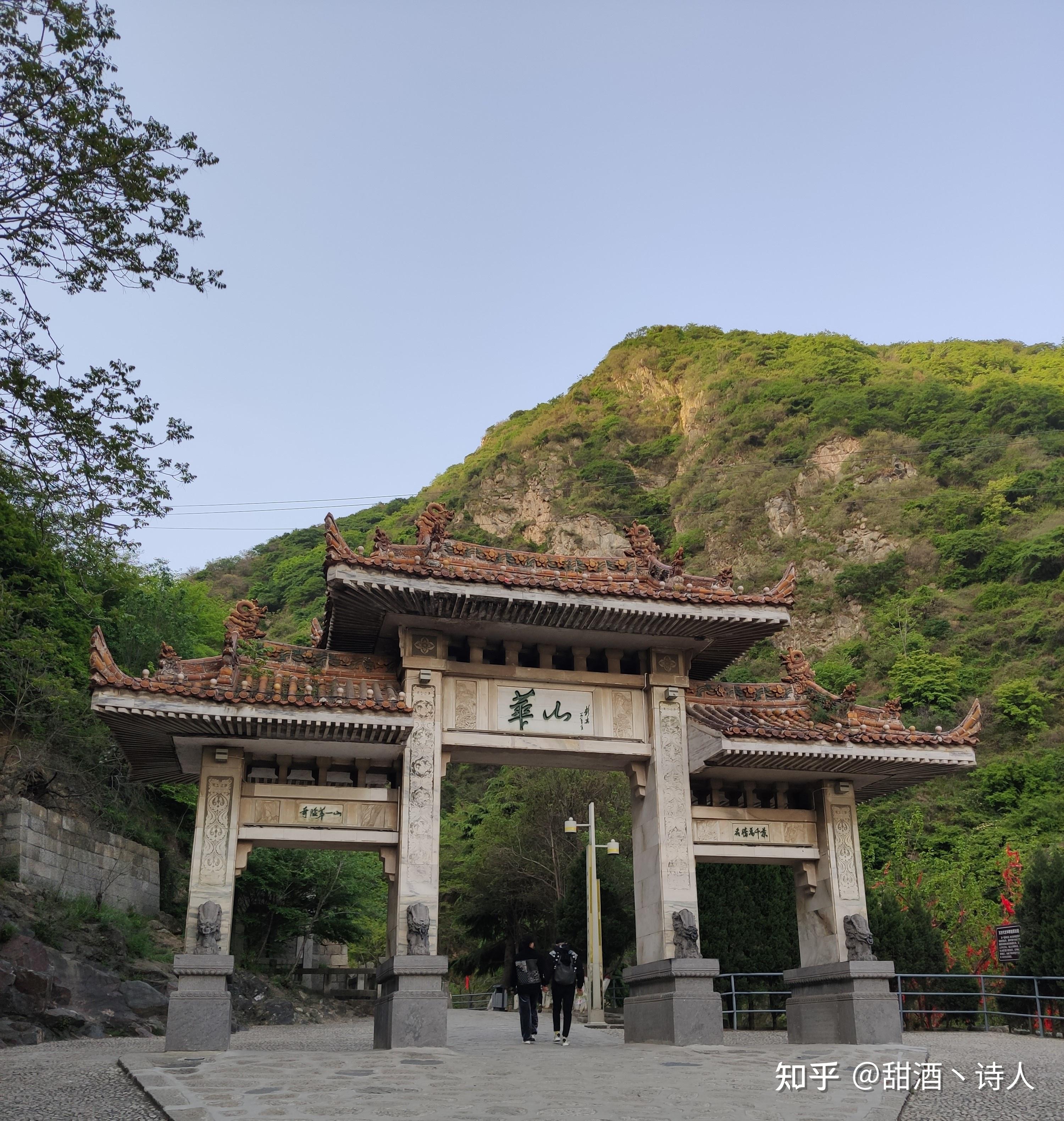 不然一脚踩空了,救护车可都上不来哦6:30出门,玉泉院有卖早点的,吃了