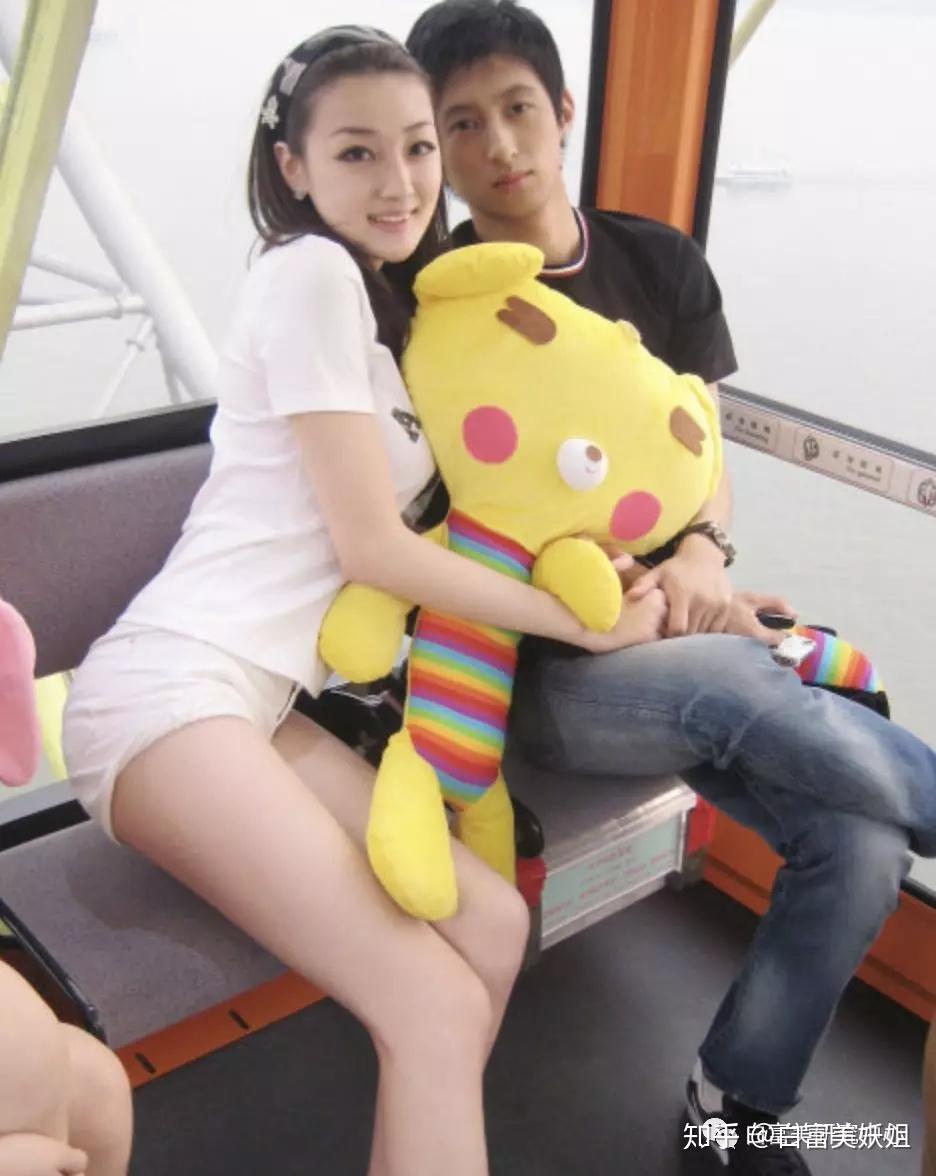 但最出名的一段就是和小圣的了,小圣原名刘辉,和"沪上皇"秦奋是好哥们