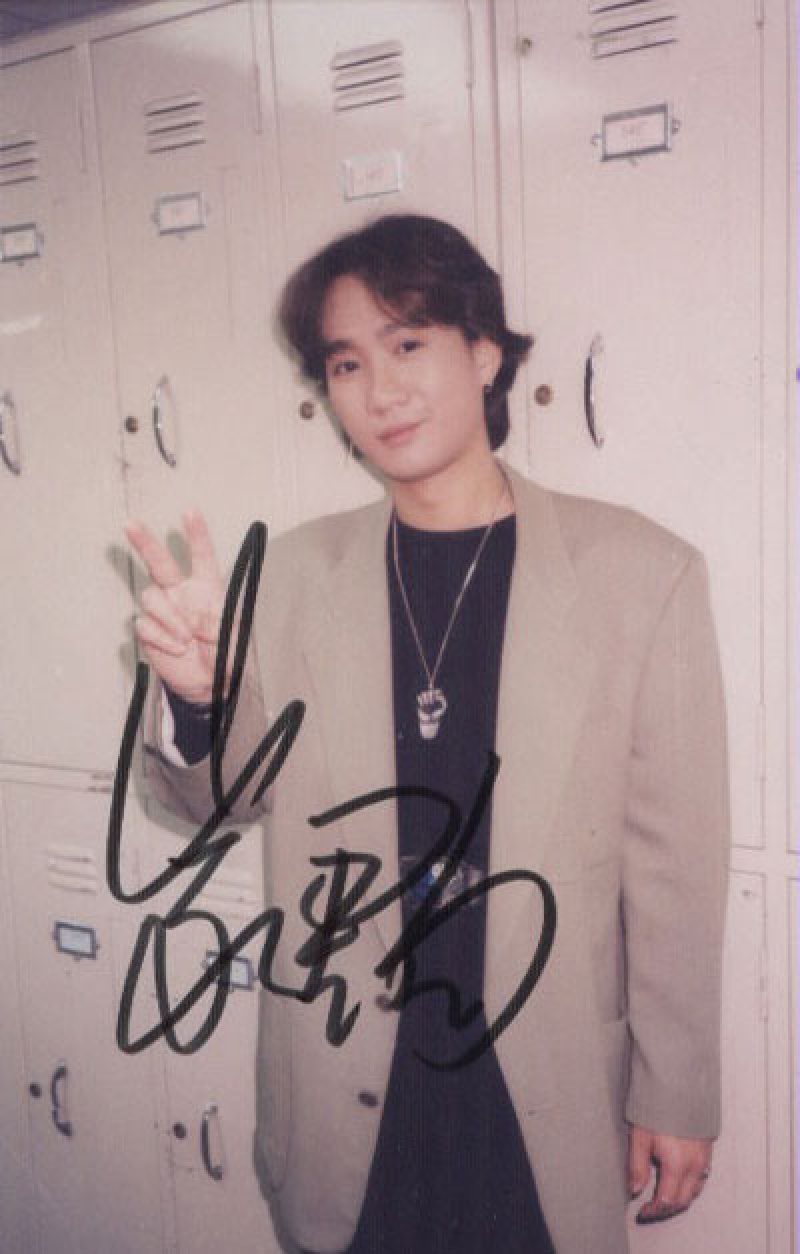 黄家驹有哪些可以设成壁纸的照片