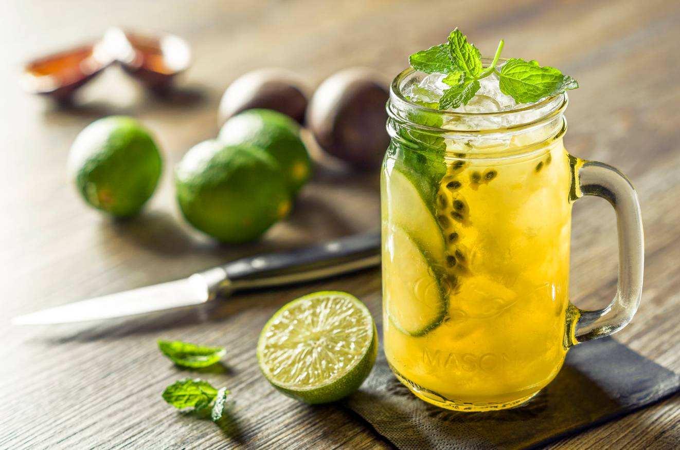 柠檬泡水喝的五大功效和作用