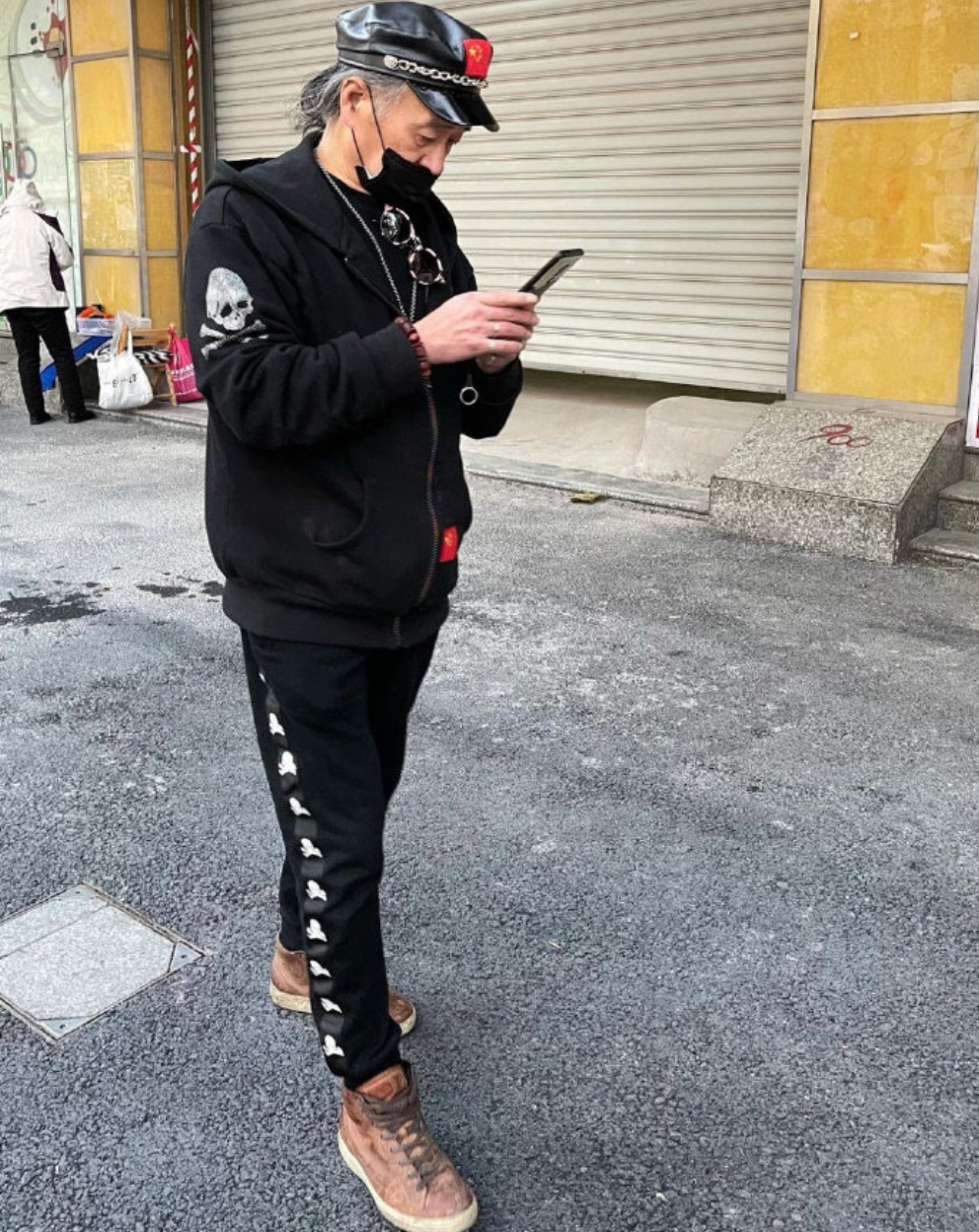 上海一组街拍照:不美颜不摆拍,纯天然的帅哥靓女