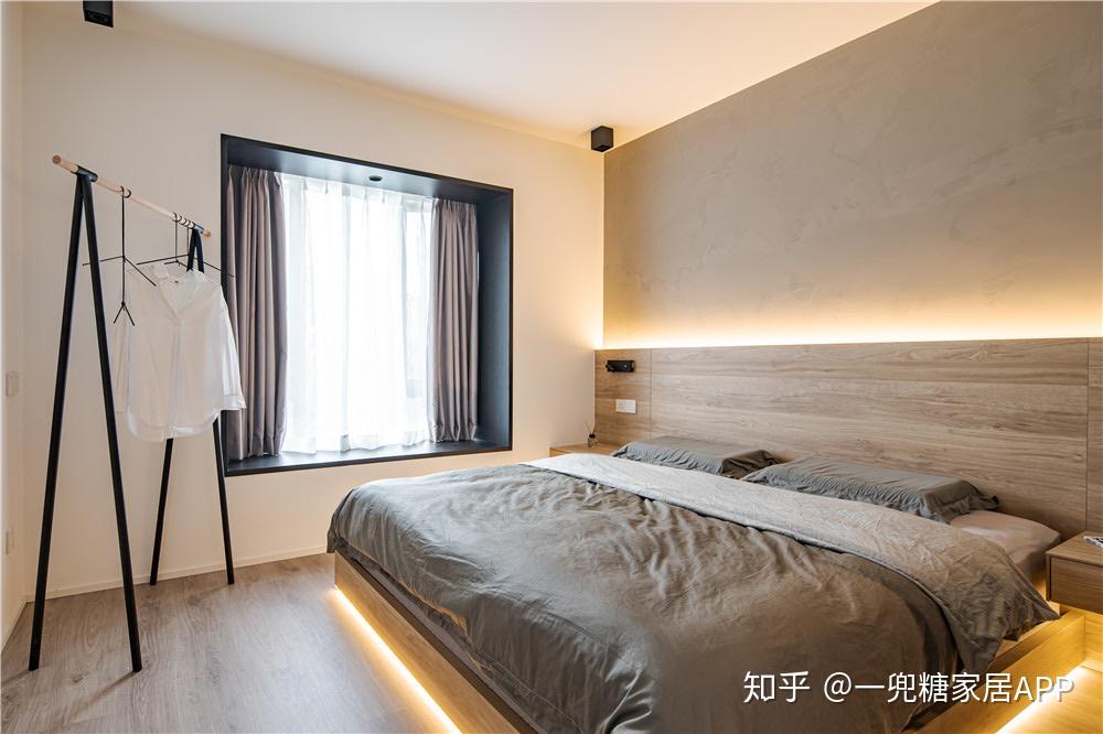 灯带营造慵懒氛围步入式衣帽间,衣服再多也不怕卧室作为睡觉的空间