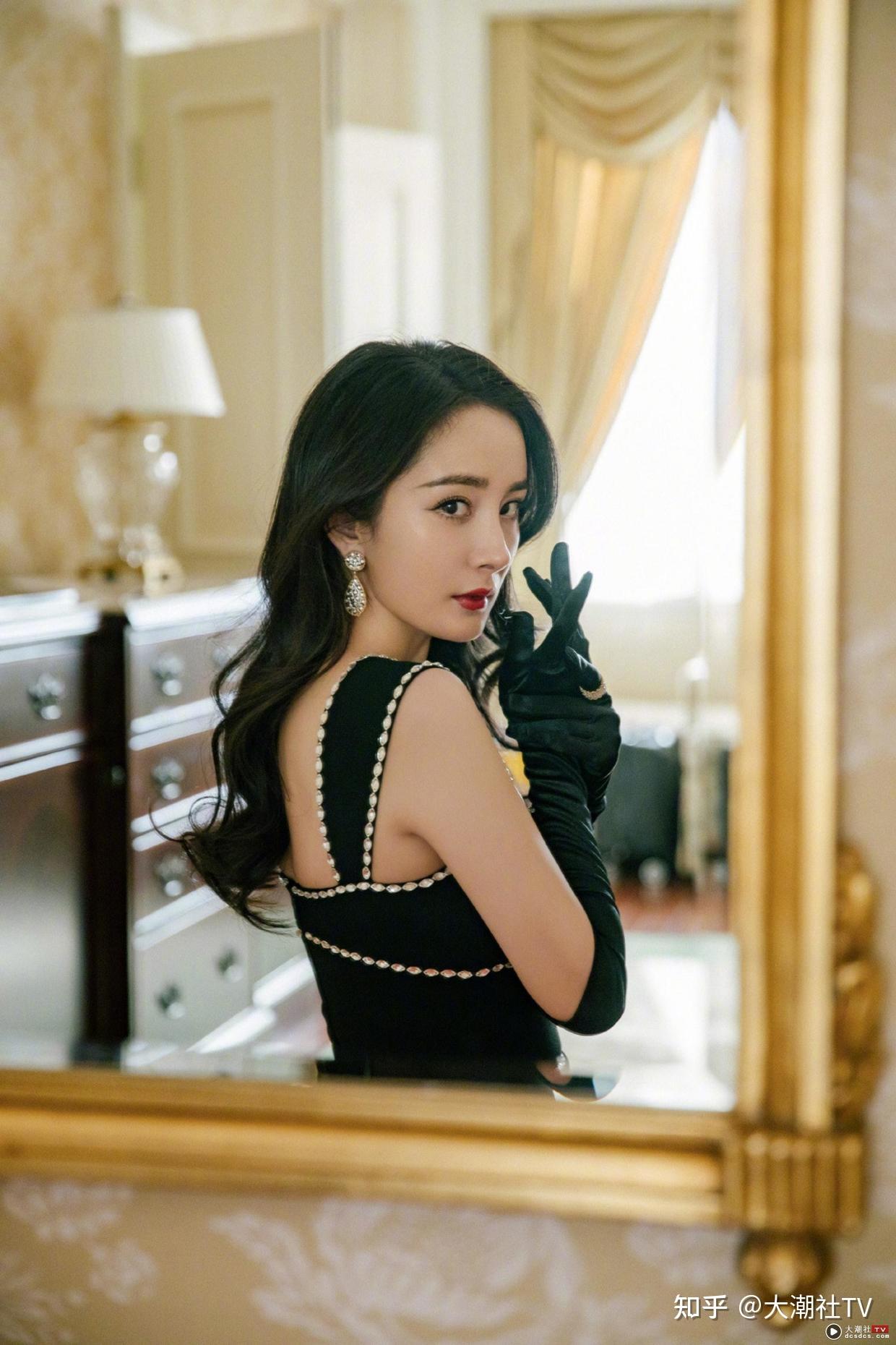 杨幂影杂志花絮曝光,真实身形腋下挤出「鬼鼠肉」疑似发福 - 知乎