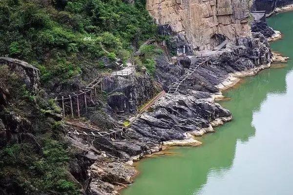 盘点中国5大古栈道，悬空凿壁，古人的奇迹之作！你敢不敢来挑战？ - 知乎