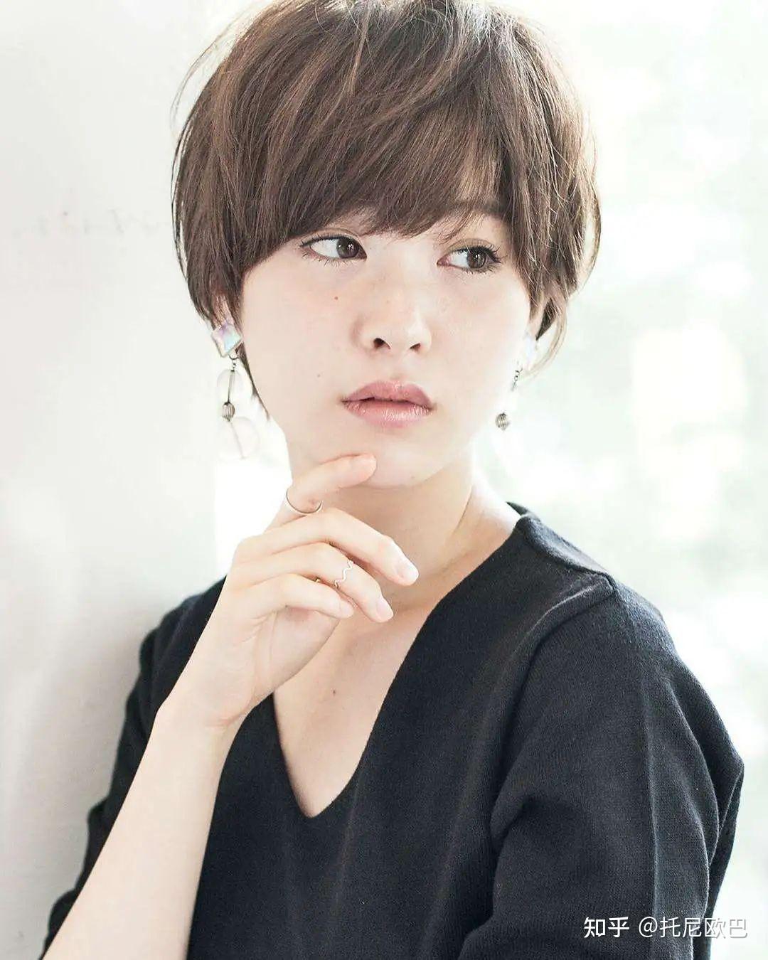 圆脸的妹子适合什么样的短发?