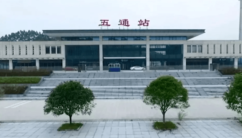 12个债务省份暂停基建释放了什么样的信号