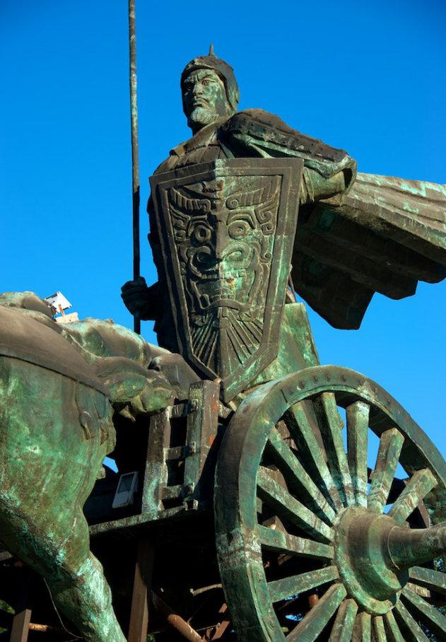 从属过"燕"箕子墓位于朝鲜平壤牡丹峰脚下,i959年被毁.