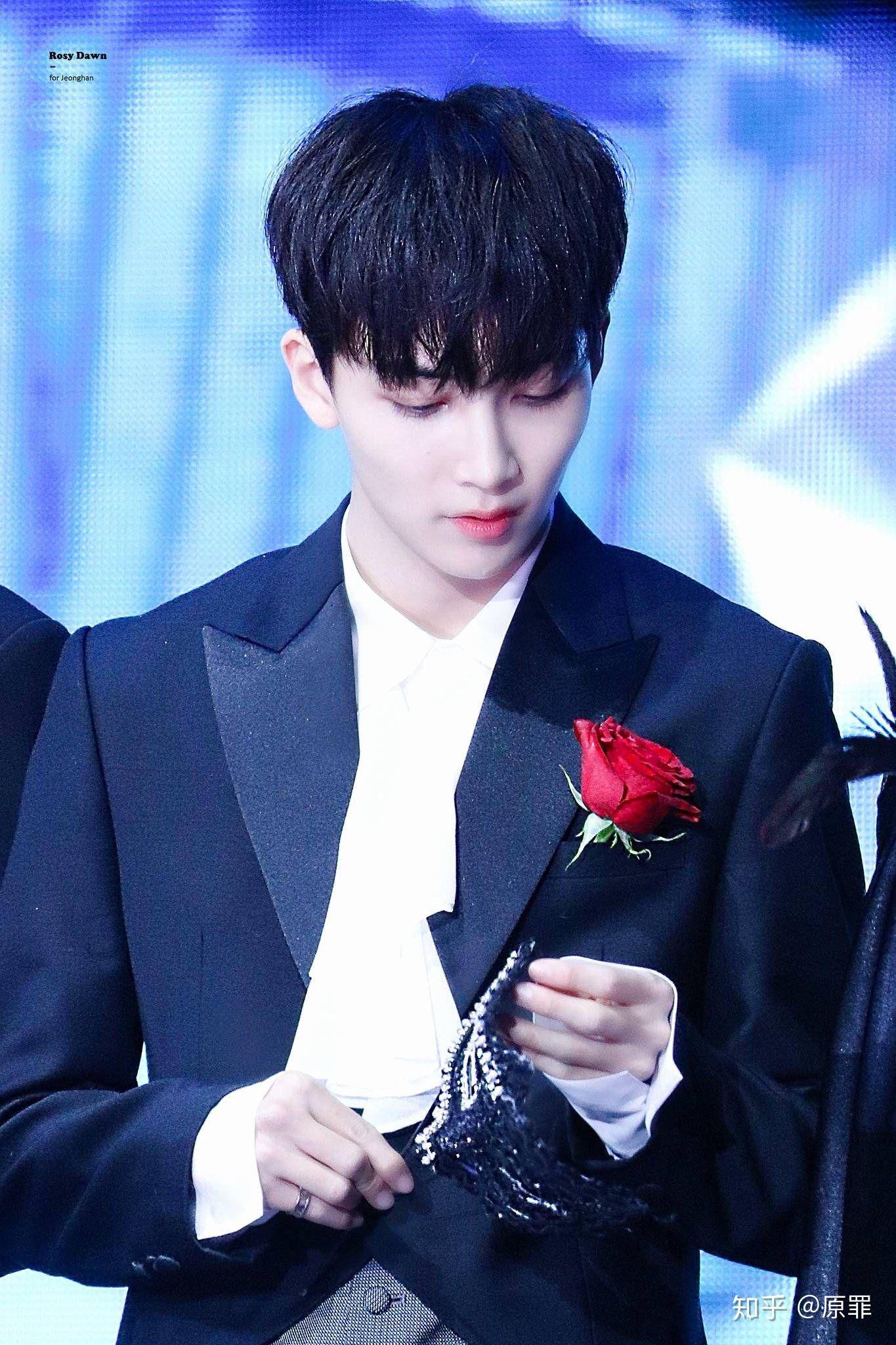 大家到底觉得seventeen的尹净汉好看还是nuest的崔珉起好看呢?