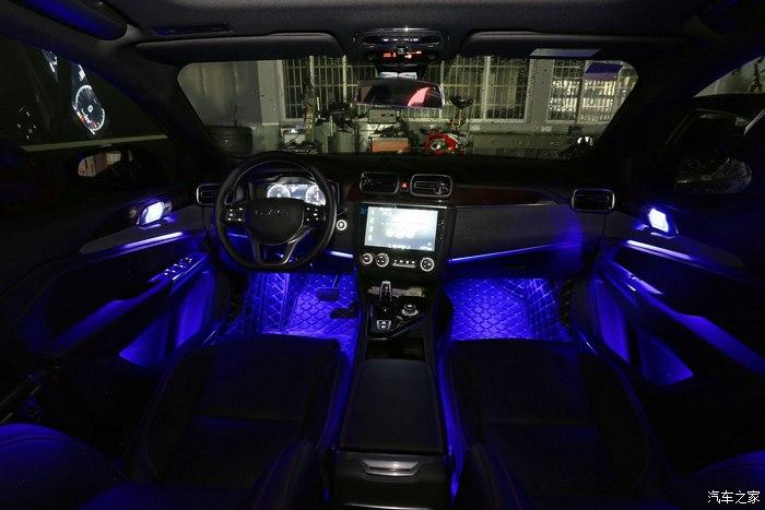 风雨无阻给爱车领克03一起升级内饰氛围灯
