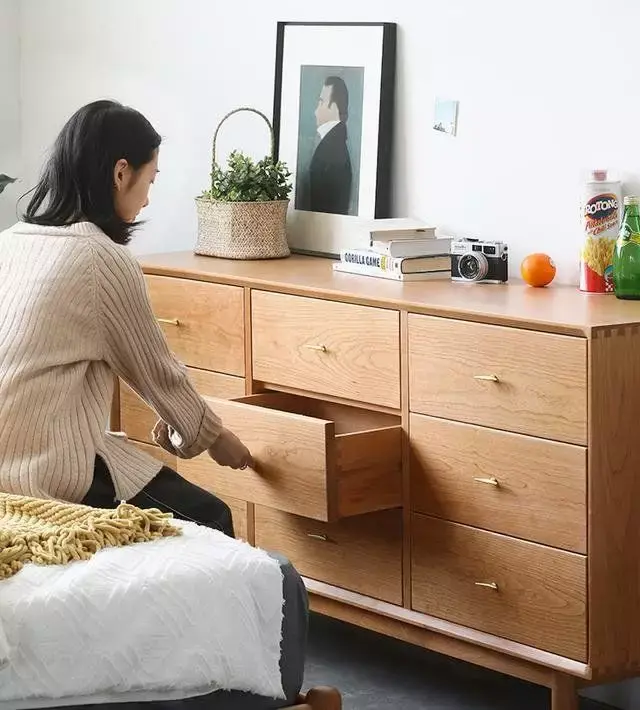 装修选实木家具，搞懂这7种常见木材优缺点，省下几千块 - 知乎