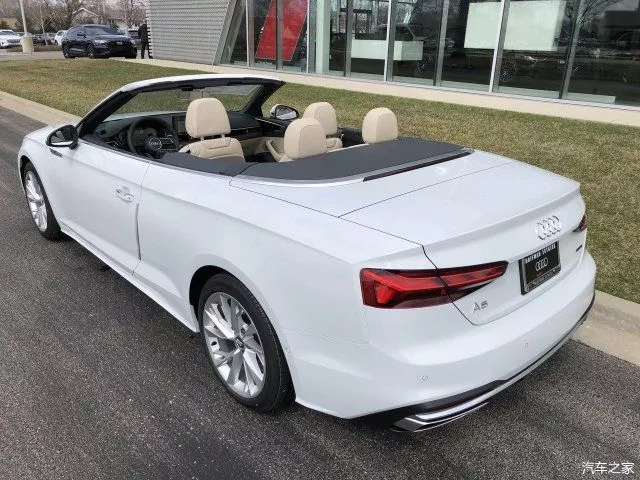 新款奥迪a5主打运动敞篷双门造型非常拉风真香