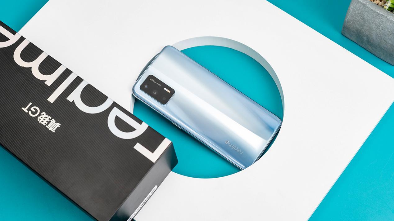 红米k40pro和真我gt谁好别猜看对比分析就懂了真相这样说