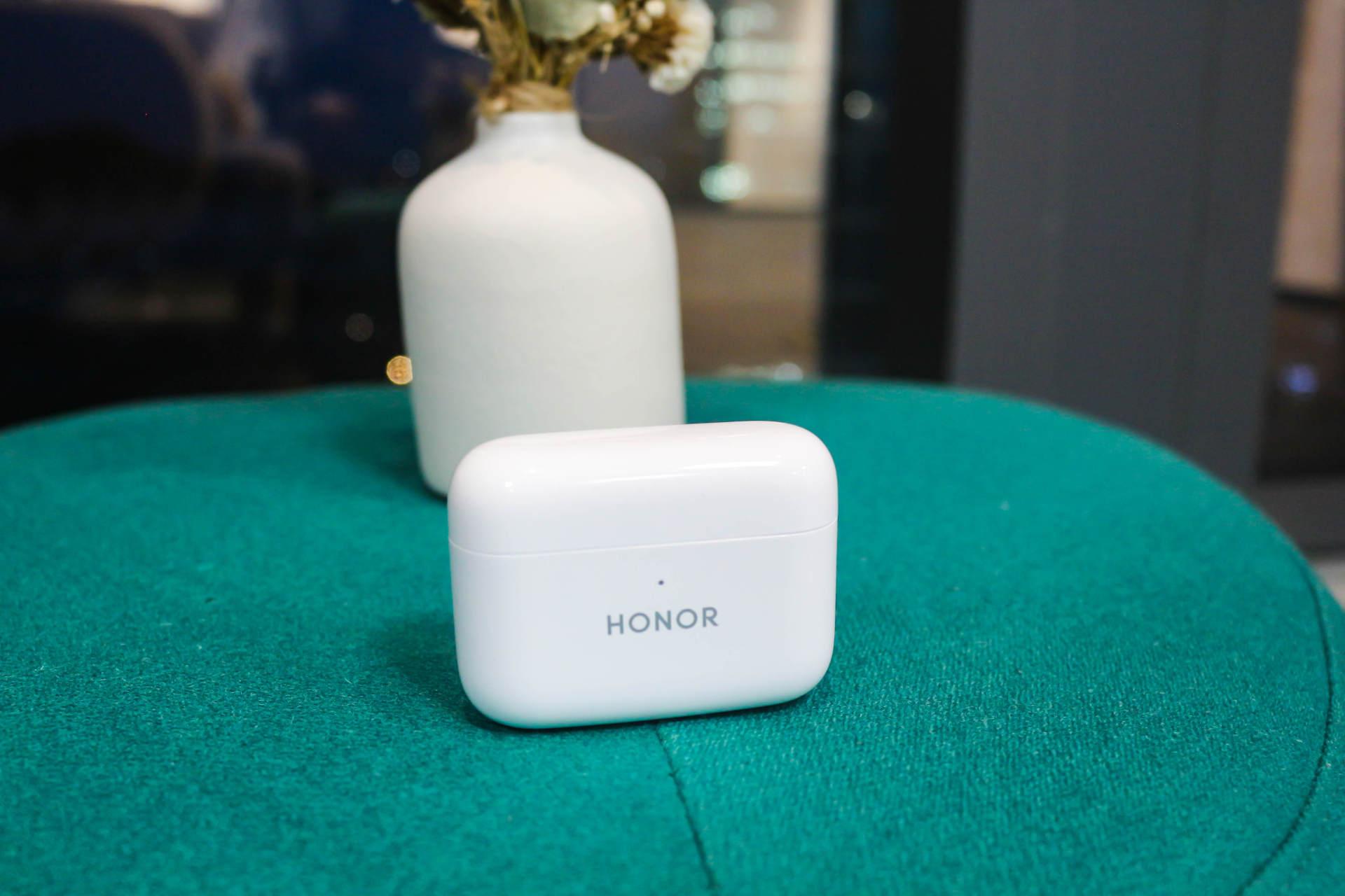 小惊喜荣耀earbuds2se评测有降噪更有续航这点荣耀没重点提