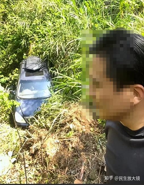 江西一男子连人带车坠崖冷静自救毫发无伤,车还能打着火