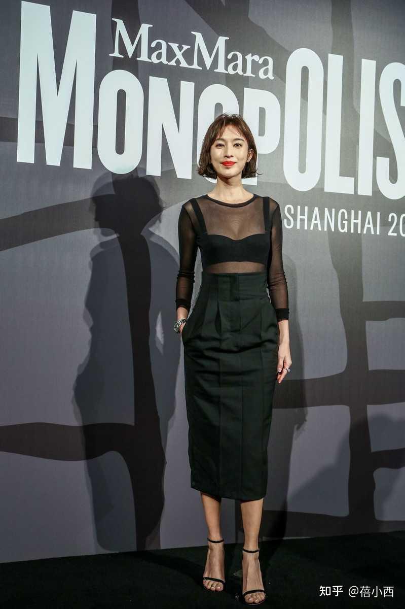 张俪不是尤物身材不过照样敢穿网纱上衣透内衣不俗反而高级