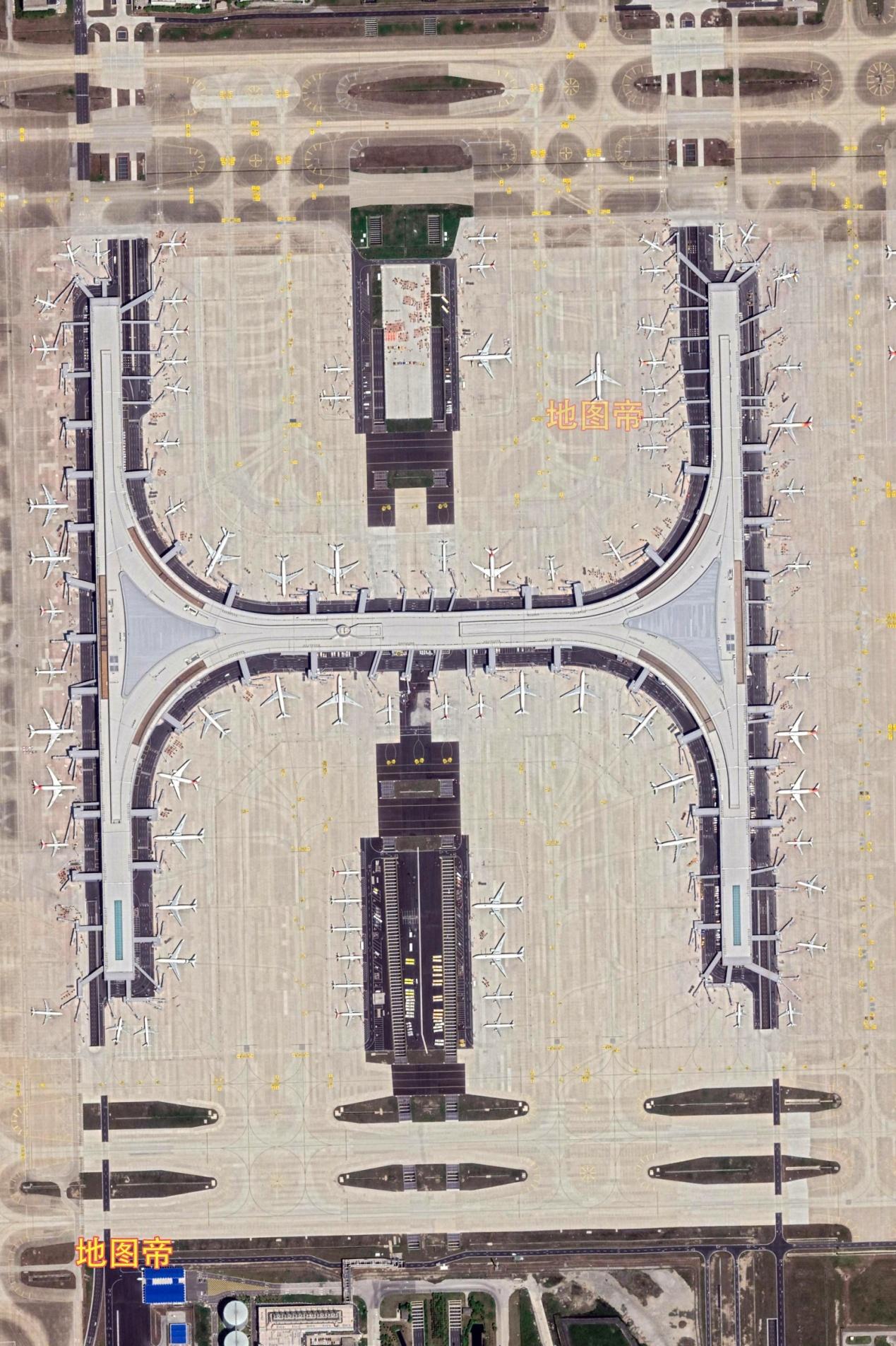 上海浦东国际机场拥有全球最大单体卫星厅,面积约60万平方米,世界第一