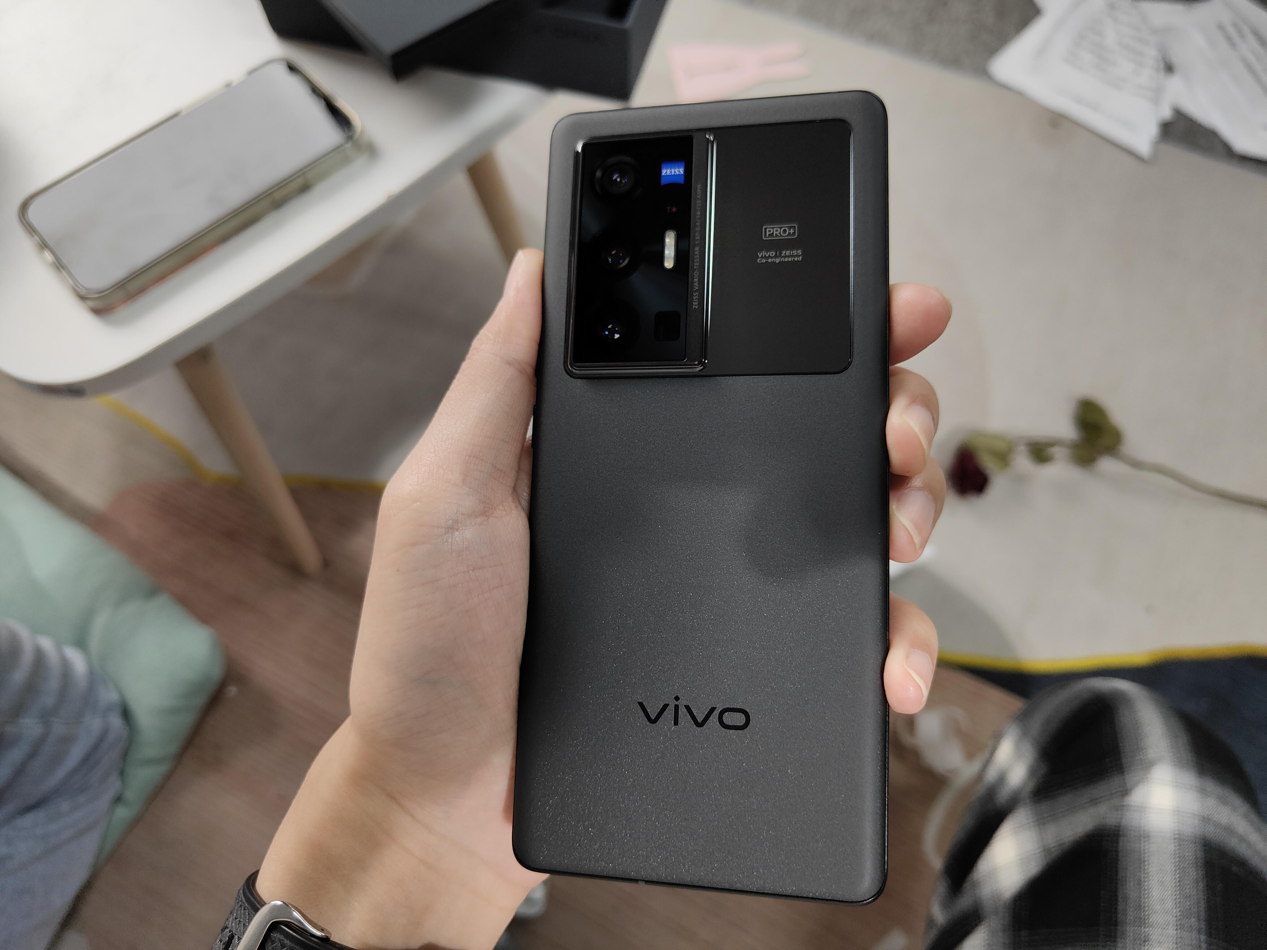 vivo x70 pro 尊享版首发开箱,这就是目前手机拍照的天花板?