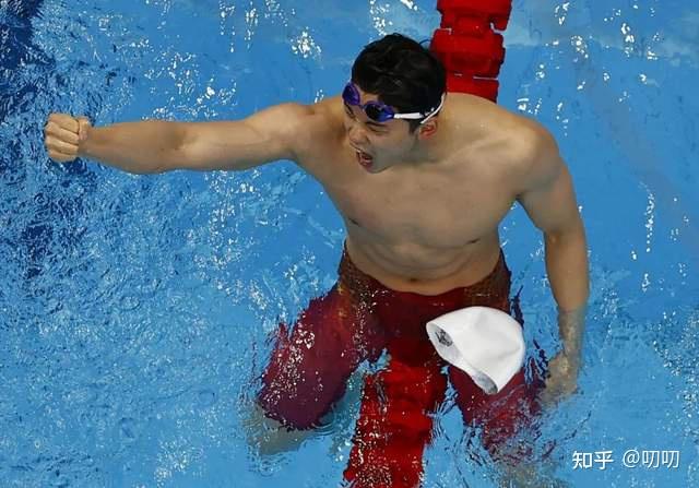 汪顺夺冠扭腰秀泳裤身材火了网友们果然帅哥都上交了国家