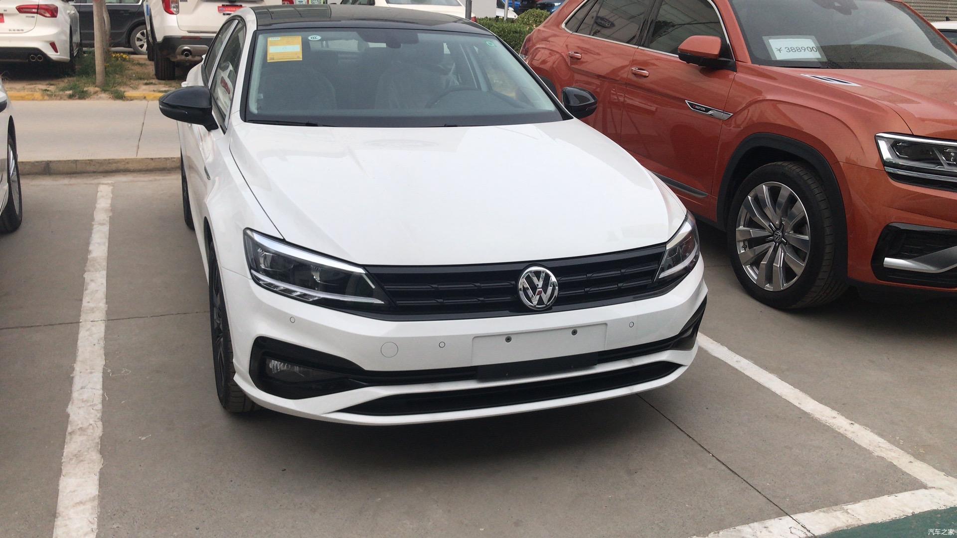 2021款大众凌渡到店实拍新增黑化魅影套装