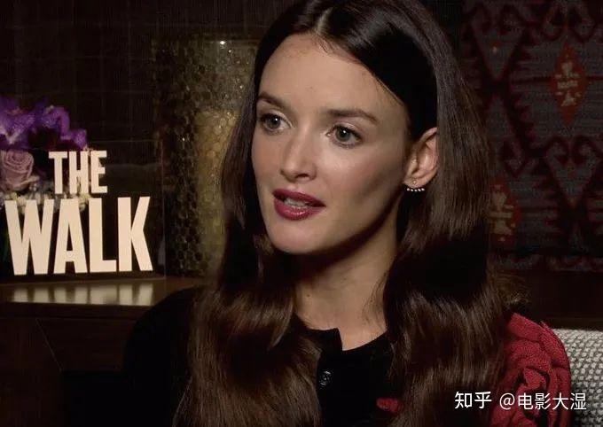 什么大波浪,其实片子也行,能看,尤其是云中风景和法兰西妹子夏洛特