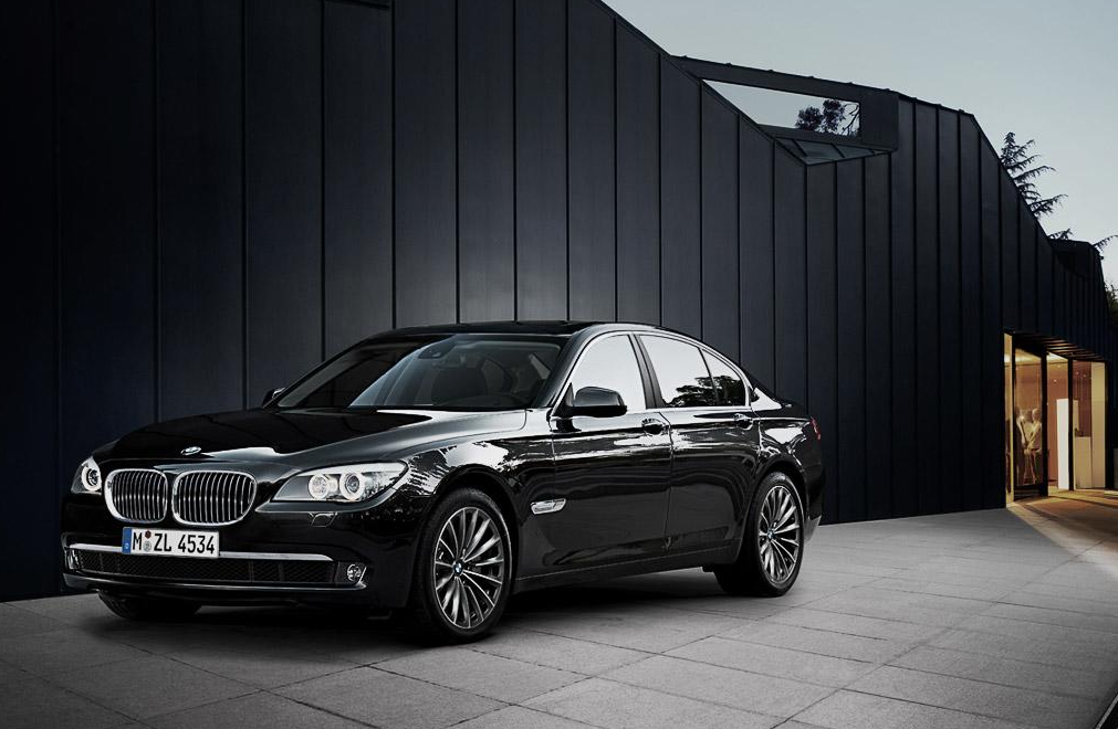 当年100万宝马730,如今血亏50万却无人问津!车行:强过奔驰s300