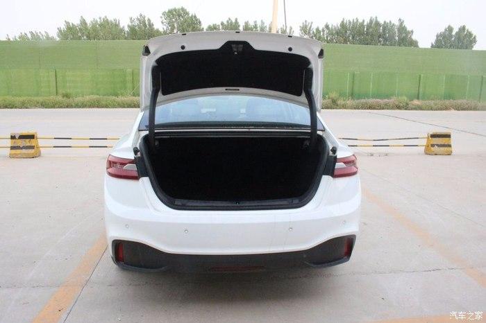 吉利几何a一款内外兼修的家用好车分享一下