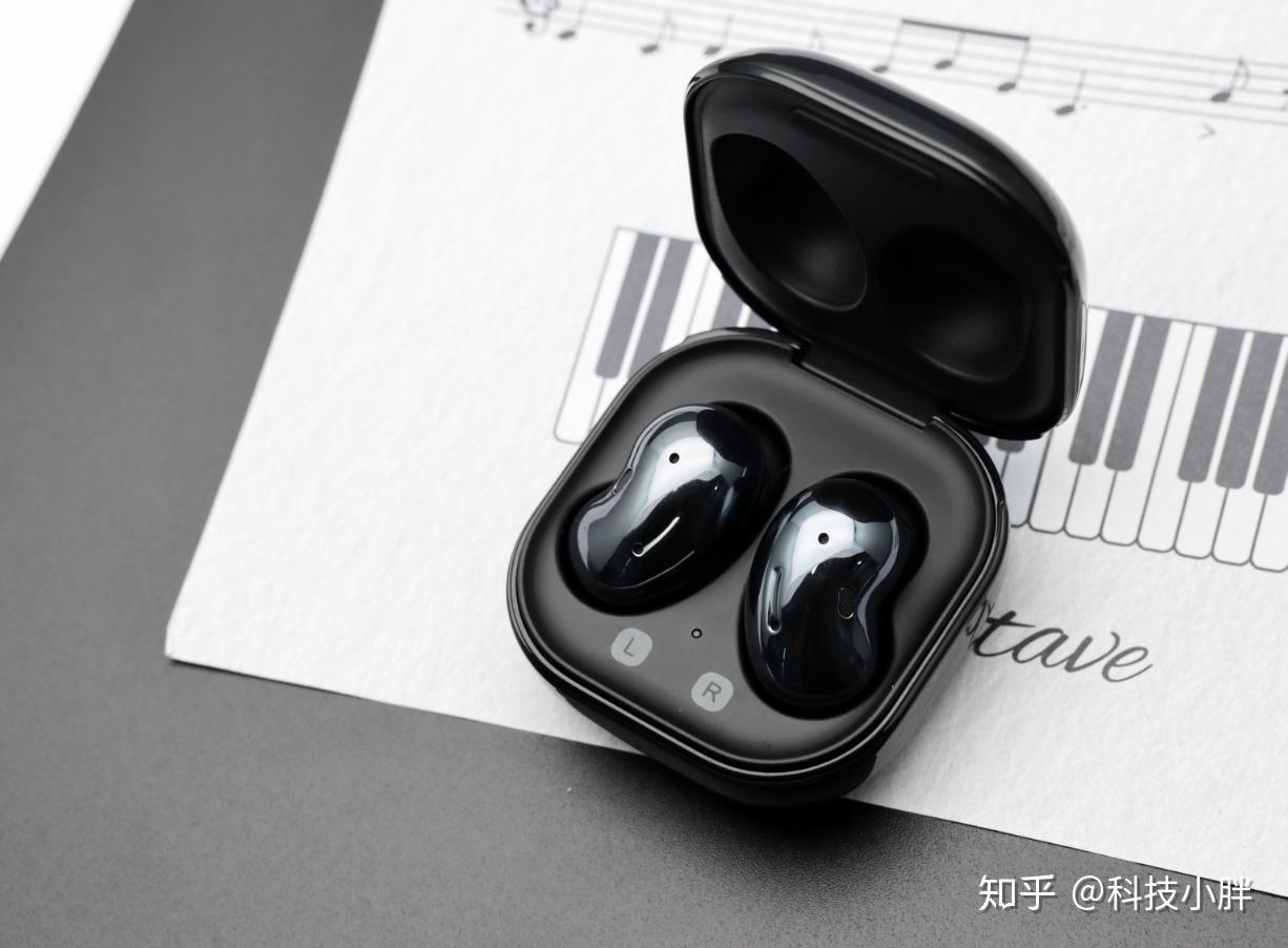 第一款是三星galaxy buds live开放式主动降噪无线蓝牙耳机