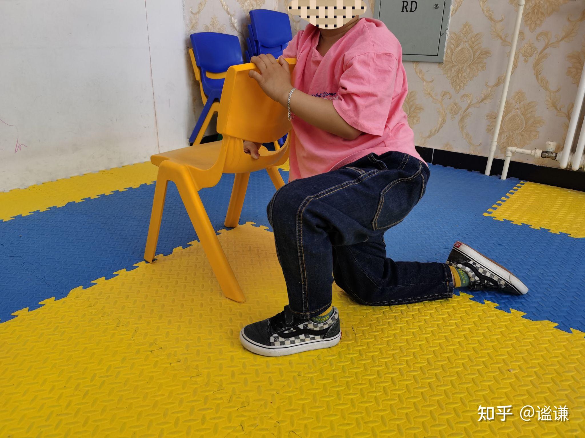 自闭症(孤独症)儿童单腿高跪姿练习 - 知乎