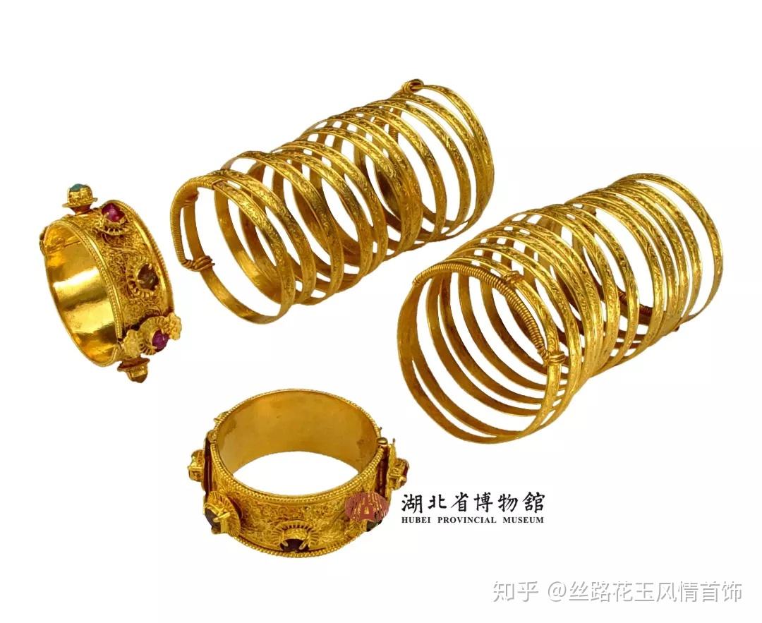 何以致契阔绕腕双跳脱