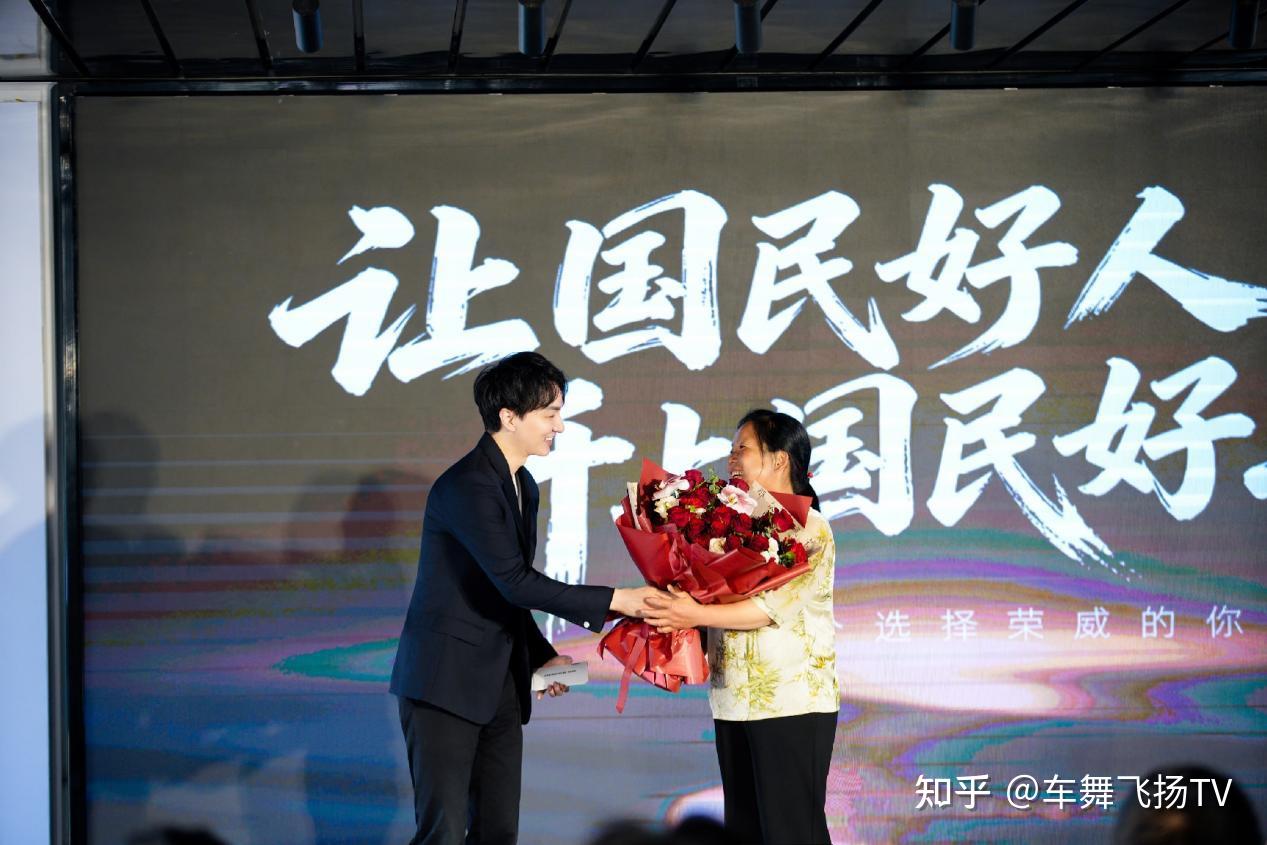 从“发动机上天”到落地6万,火热交付中的荣威i6凭什么打动千家万户?