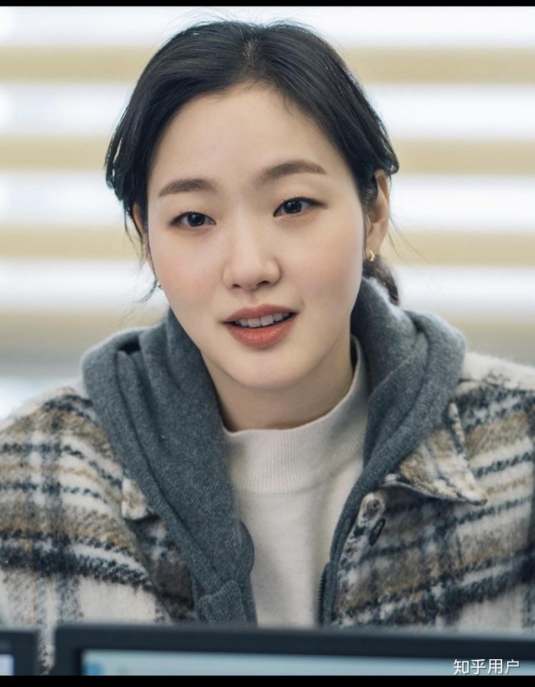 娱乐圈中有哪些女明星眼睛是内双却依旧好看