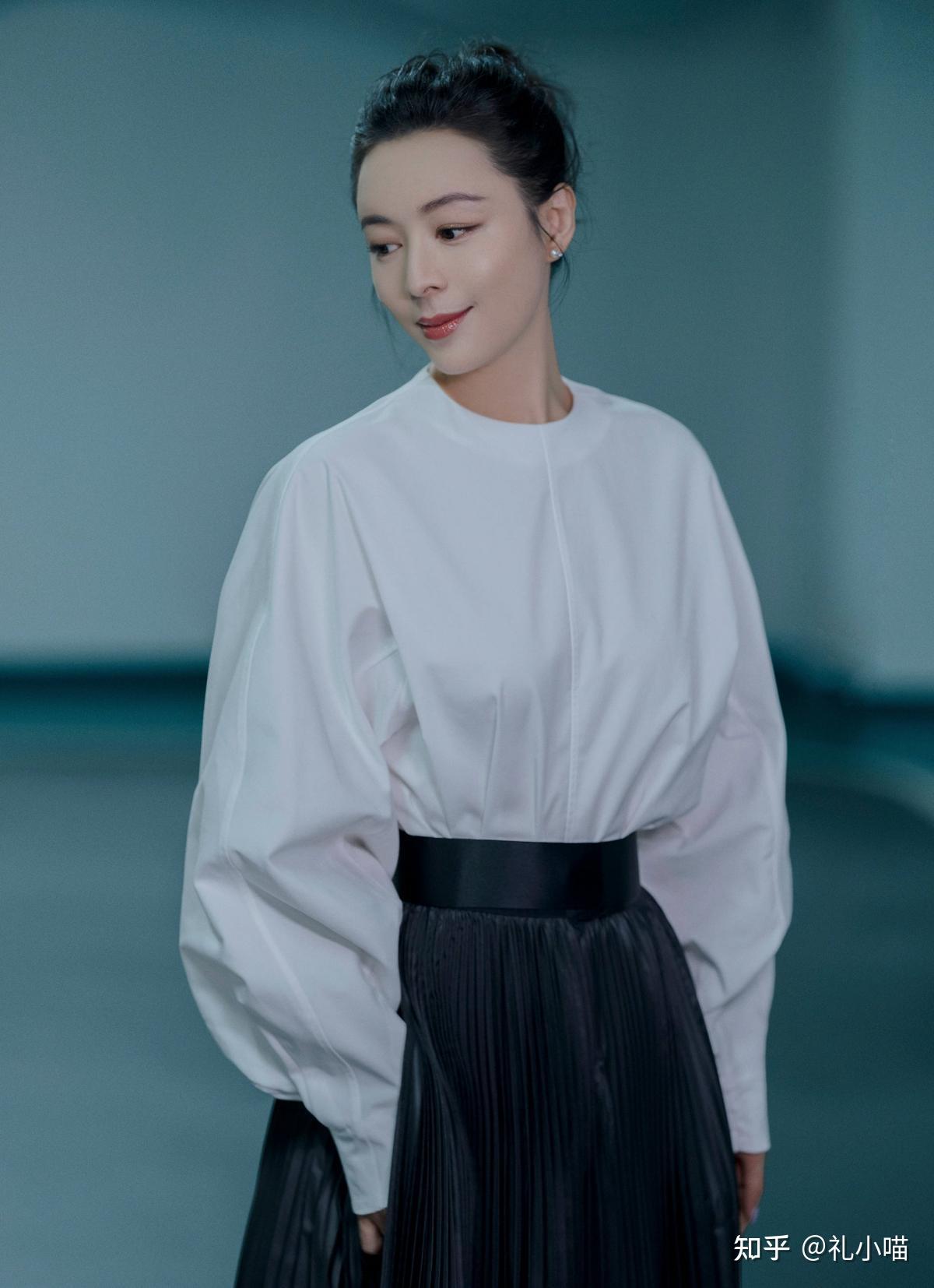 从小周迅到素食打脸达人,为什么张静初把自己活成了一个笑话?