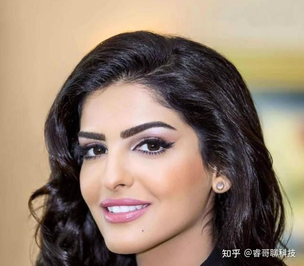 沙特最美王妃阿美娜:捍卫女权不戴面纱,踢走王子嫁亿万富豪
