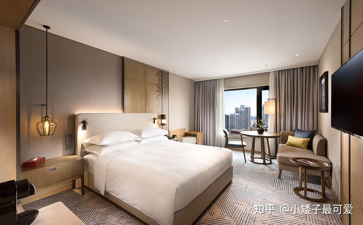 为什么五星级酒店的枕头这么舒服，怎么买到？一篇教你买到真正的希尔顿同款枕头，复刻五星级酒店睡眠！ - 知乎