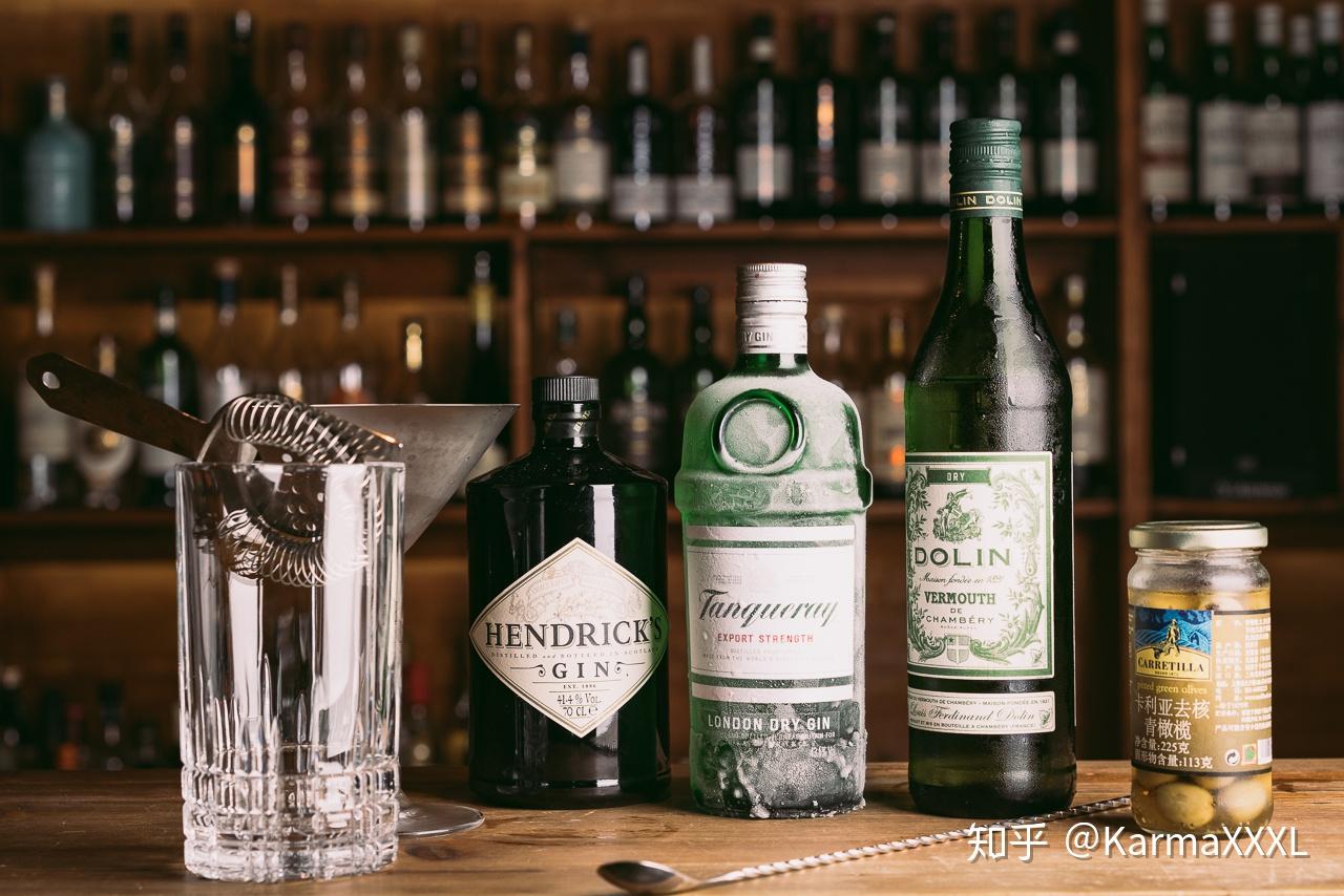 一日一杯鸡尾酒之王马天尼martini