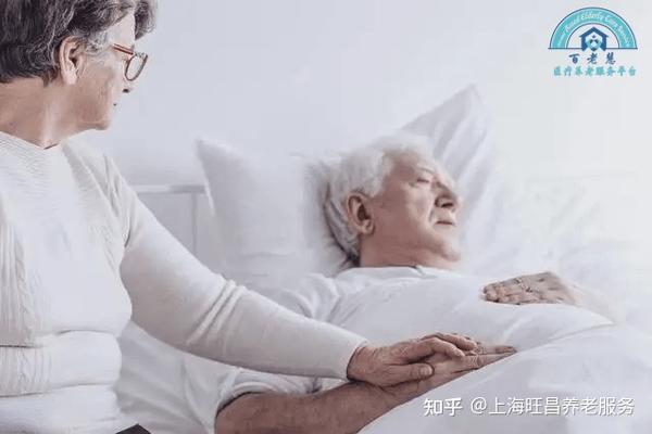 百老慧养老：卧床时间长的老人易出现的并发症和相关护理 - 知乎