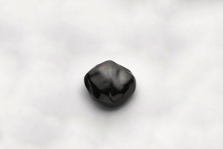 黑琥珀是什么样的黑琥珀有价值吗