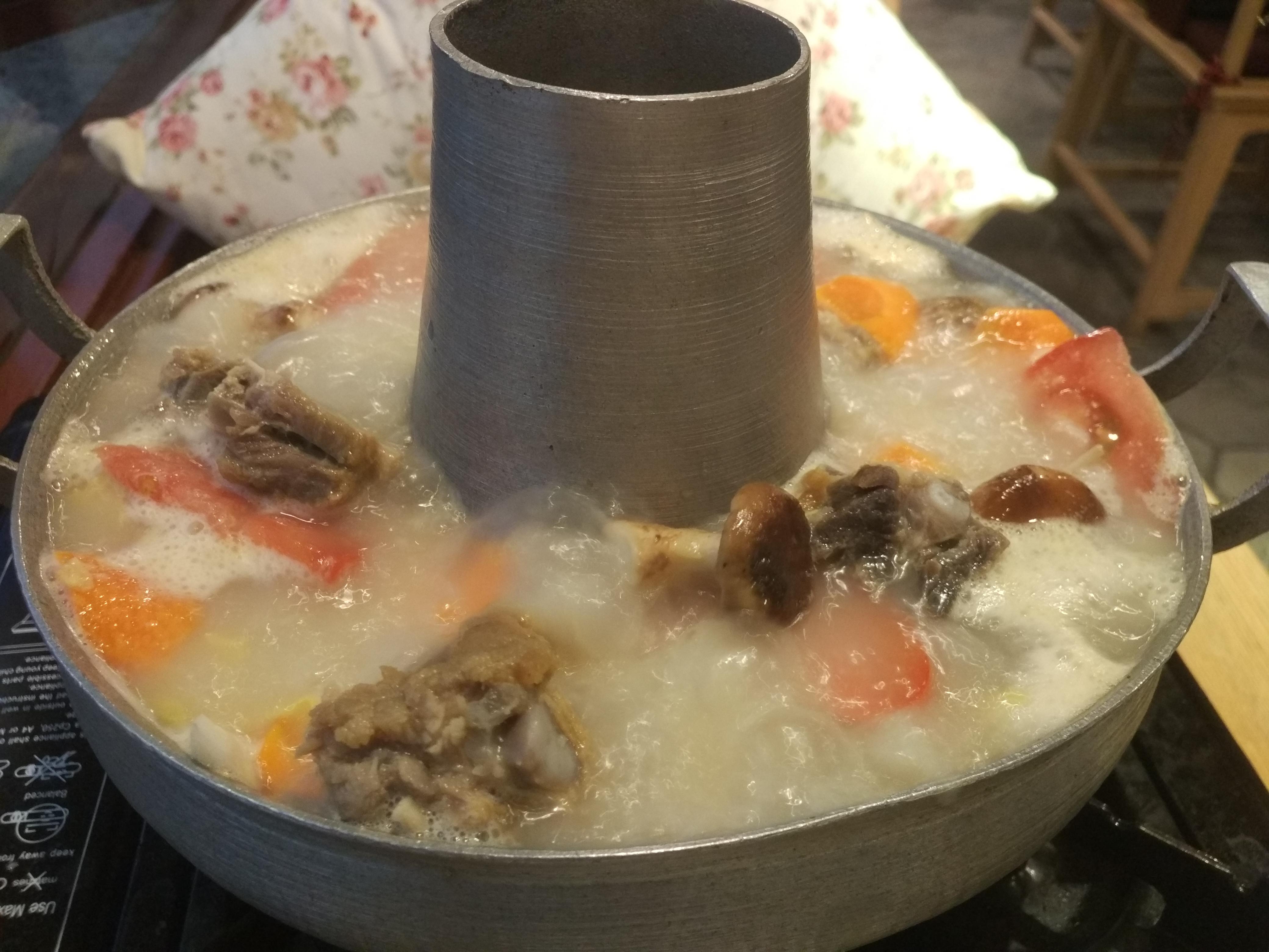 旅行中的第18顿饭此间乐不思归丽江的腊排骨火锅